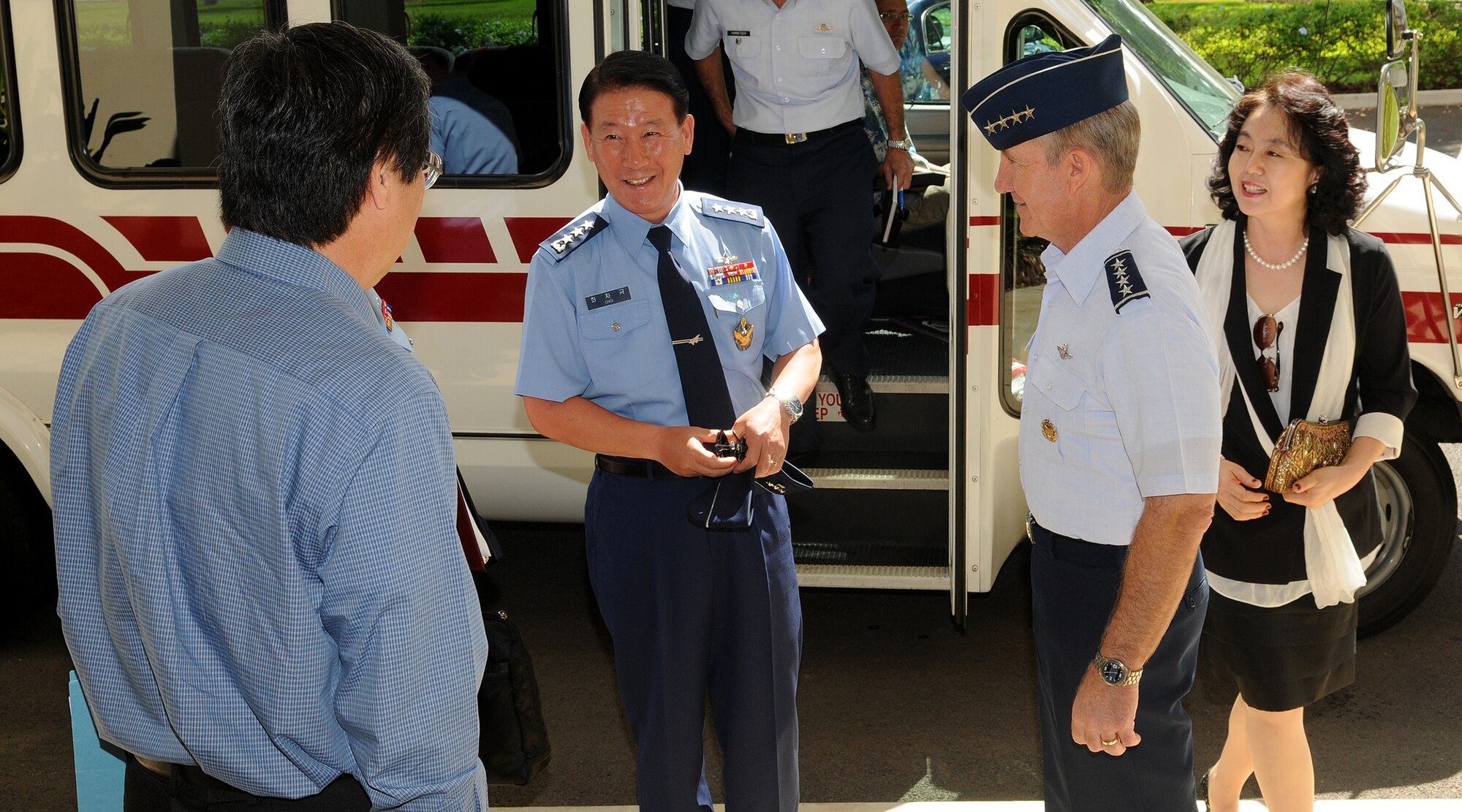 Mr. Brian Woo, Pacific Air Forces political advisor and Gen. Herbert J. “Hawk” Carlisle, Pacific Air Forces commander, welcomes Lt. Gen. Cha-Kyu Choi, Republic of Korea, Air Force Vice Chief of Staff (center) and his spouse Mrs. Jae Oak Yoon (far left) to PACAF headquarters, Joint Base Pearl Harbor-Hickam, Hawaii, Nov. 9, 2012. Choi visited Hawaii to meet with Carlisle to discuss ways to further improved support and cooperation with U.S. forces in the Asia-Pacific. (U.S. Air Force Photo/Tech. Sgt. Jerome S. Tayborn/Released)