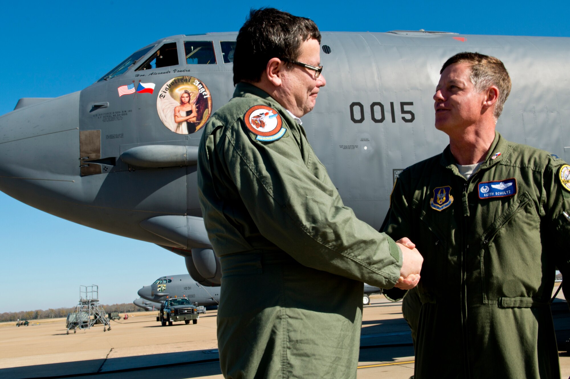 Dr. Alexandr Vondra (left), Minister of Defense of the Czech Republic, thanks U.S. Air Force Col. Keith Schultz, 307th Operations Group commander, for the incentive flight he received on a 93rd Bomb Squadron B-52H Stratofortress, Nov. 21, 2012, Barksdale Air Force Base, La. Vondra visited the Shreveport/Bossier City area and met with local civic leaders and toured Barksdale. (U.S. Air Force photo by Master Sgt. Greg Steele/Released)