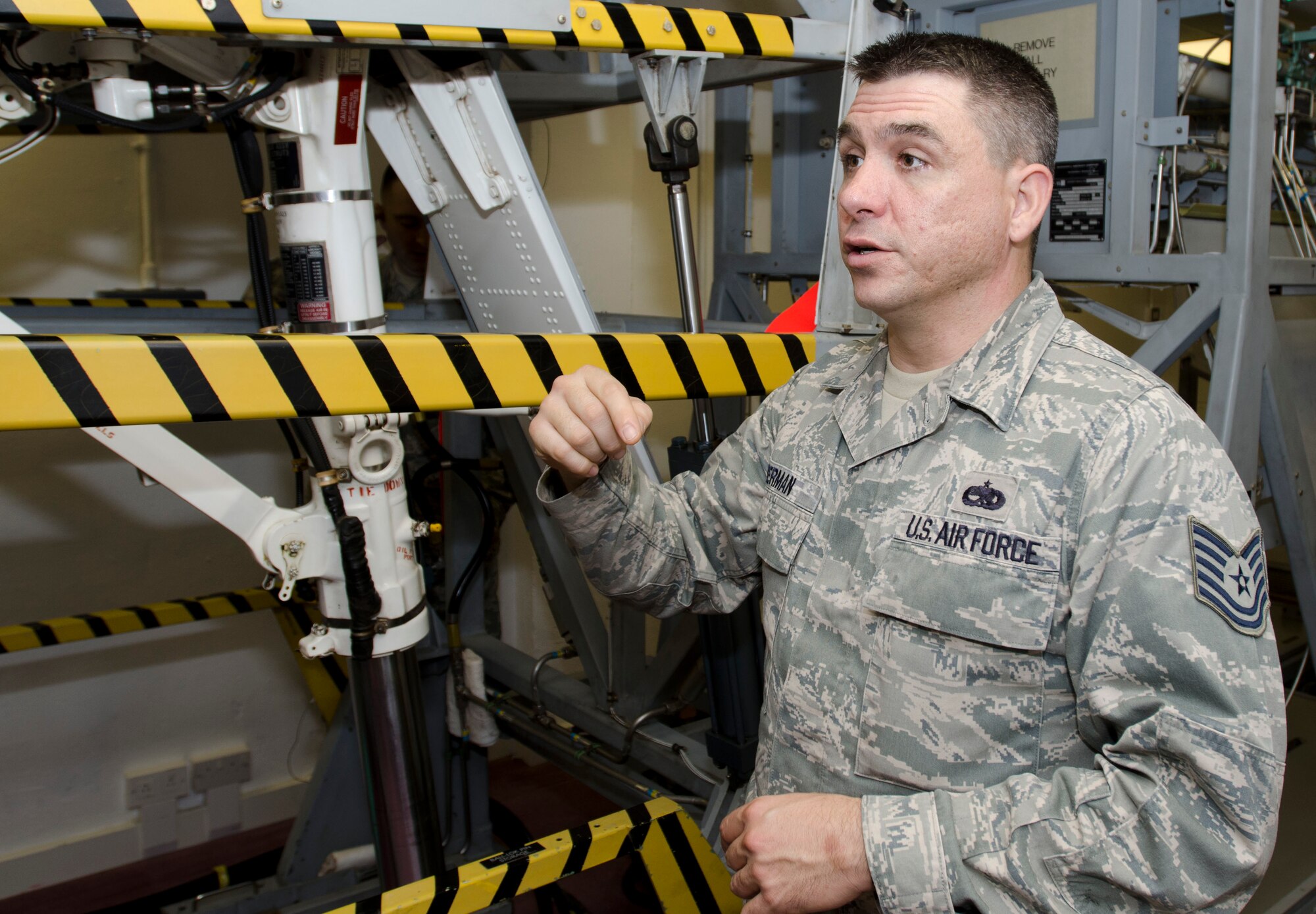 ROYAL AIR FORCE LAKENHEATH, England - Tech. Sgt. Marc Berman, 372nd Training Squadron, Detachment 16 tactical aircraft maintenance instructor and native of Las Vegas, Nev., briefs students during an F-15 hydraulics course Nov. 27, 2012. Det. 16 offers 61 courses at RAF Lakenheath that are designed to provide aircraft maintainers with the necessary knowledge and skills to keep the Liberty Wing's F-15C Eagles, F-15E Strike Eagles and HH-60G Pave Hawks mission ready. (U.S. Air Force photo by Staff Sgt. Stephen Linch)