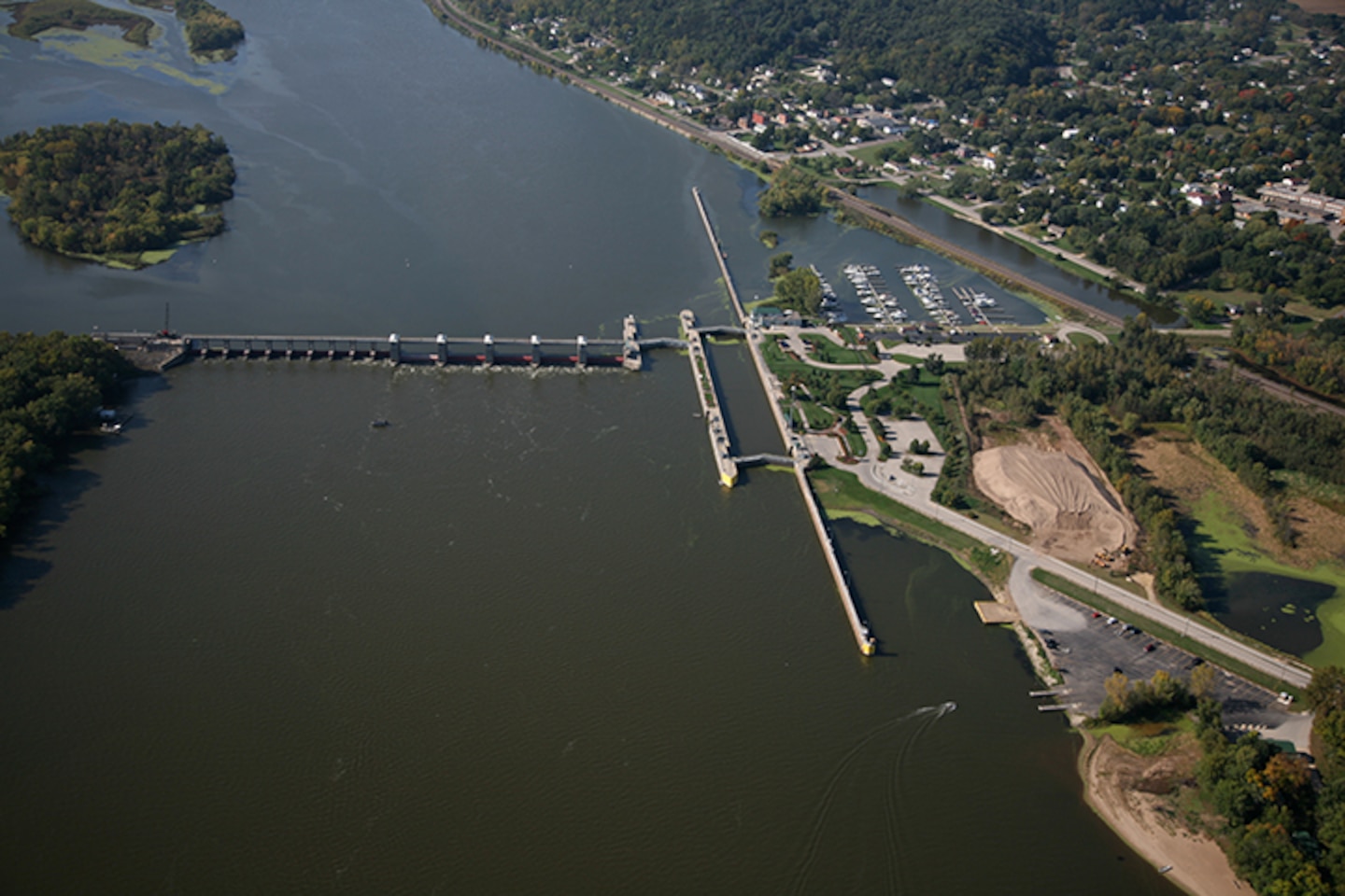 Lock and Dam 6, Trempealeau, Wis. Upper Mississippi River mile 714.1