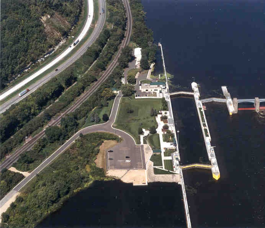 Lock and Dam 7, La Crescent, Minn. Upper Mississippi River mile 702.5