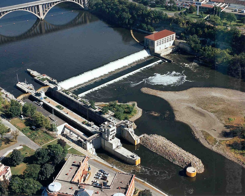 Aerial photo of Lock and Dam 1