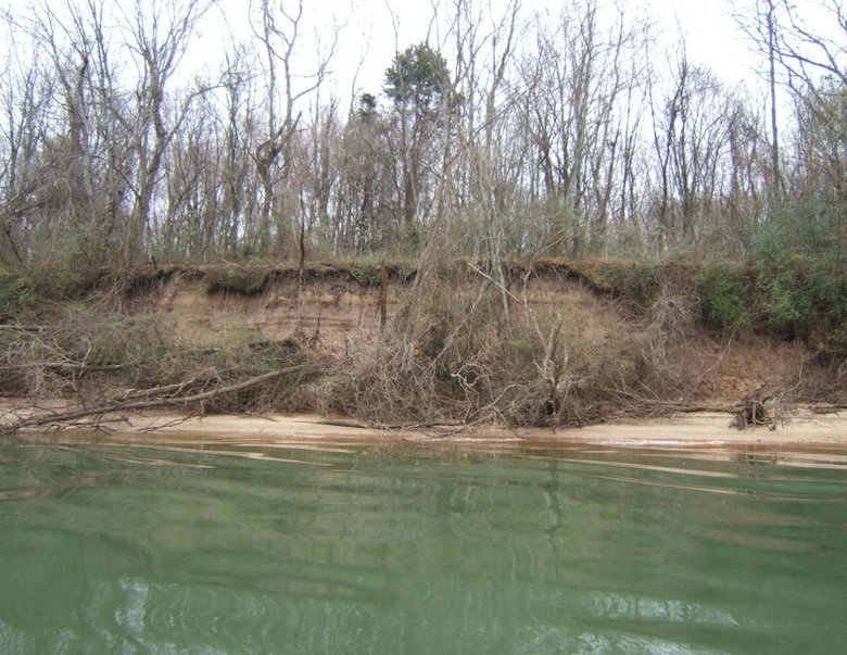 An image of Moccasin Bend's erosion issue in Chattanooga, Tenn. (USACE phto)