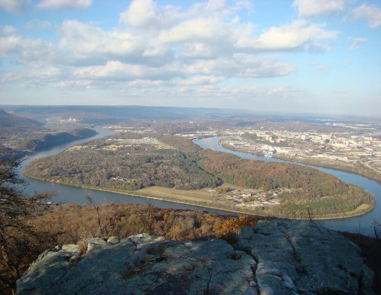 An image of Moccasin Bend located on the Tennessee River in Chattanooga, Tenn. (USACE photo)