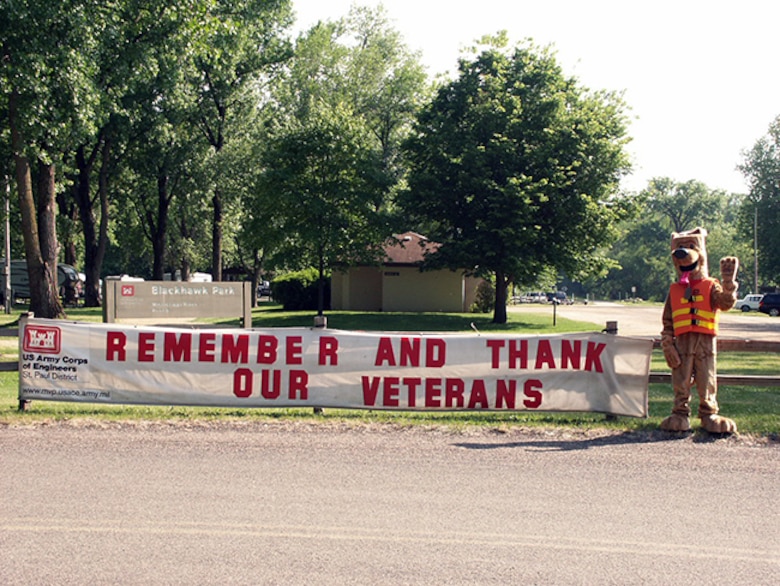 Blackhawk Park on the Mississippi River. The St. Paul District operates 49 recreation areas, ranging from public landings along the Mississippi River to lock and dam visitor centers to full-service campgrounds. These recreation areas are an important component of the region’s tourism industry, and the impact on the local and regional economies is significant. 