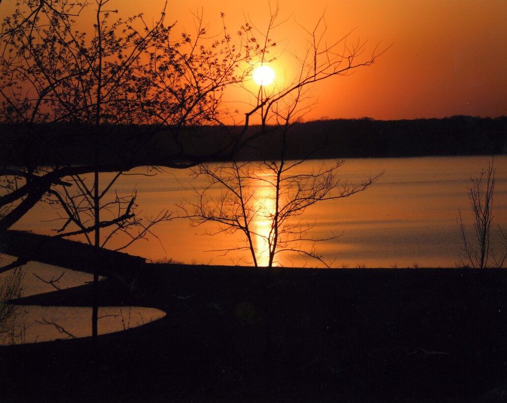 Sunset on Saylorville Lake