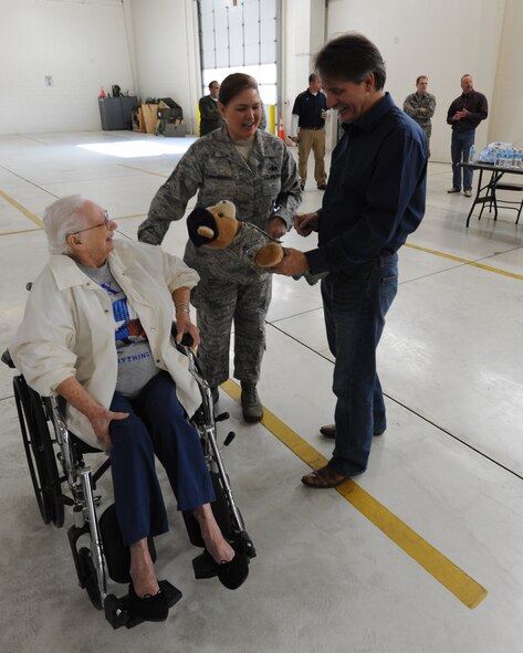 MINOT AIR FORCE BASE, N.D. - Comedian, author and television personality, Jeff Foxworthy, addresses Airman and their families here Sept. 26. Foxworthy told jokes and stories during a meet and greet here. He expressed his gratitude to the Airmen and thanked them for their service. (U.S. Air Force photo/Airman 1st Class Andrew Crawford)