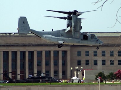 Osprey lands at Pentagon