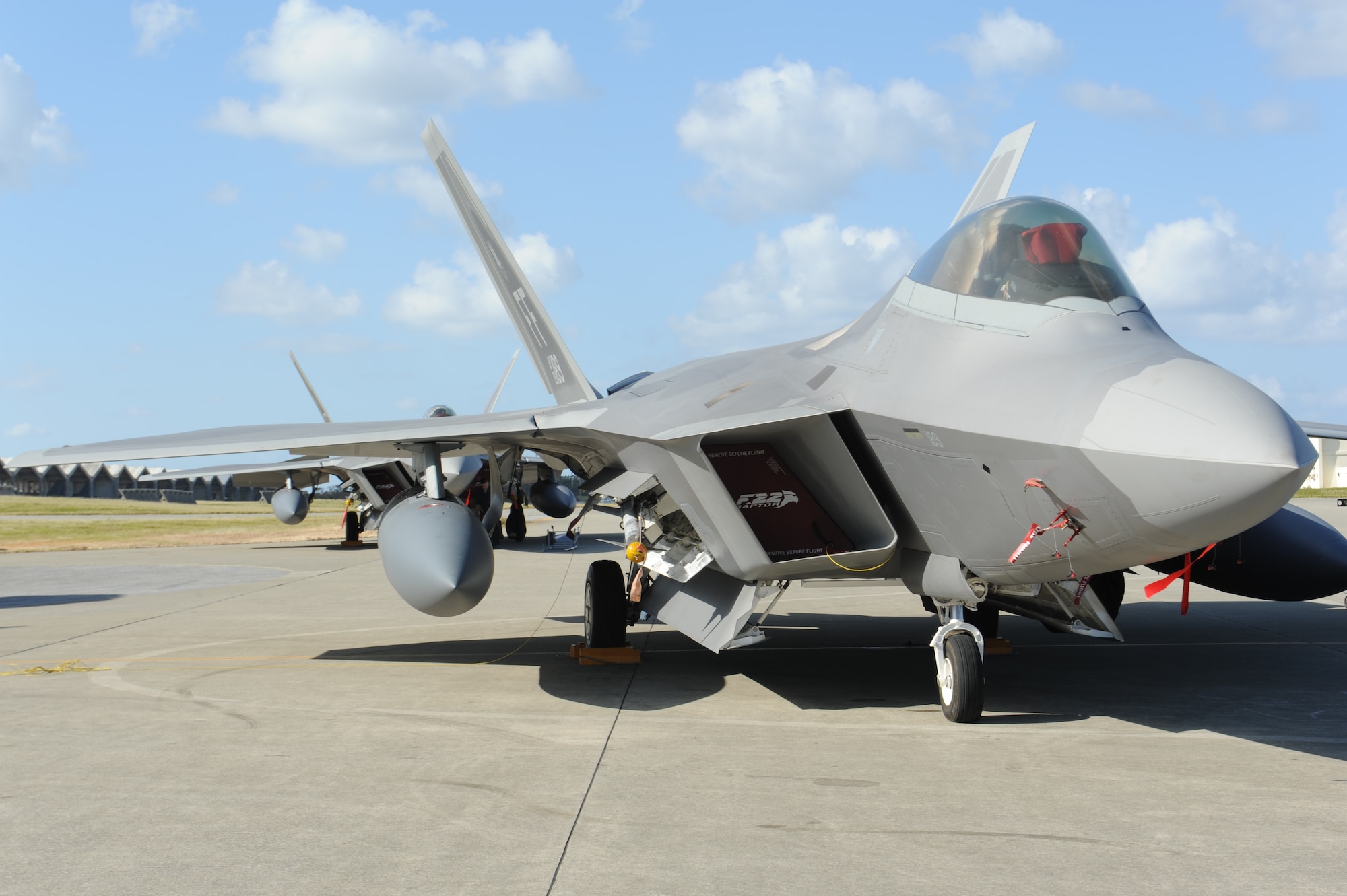 【SALE／60%OFF】 integrate Raptors F-22 operations aircraft Kadena with 航空機・ヘリコプター