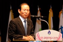 Mayor Dong-Shin Moon gives a speech during the Gunsan City Citizens Appreciation Day at Gunsan City, Republic of Korea, Oct. 5, 2012. More than 32 individuals received awards for their dedicated service to their cities and community. (U.S. Air Force photo/Senior Airman Marcus Morris) 