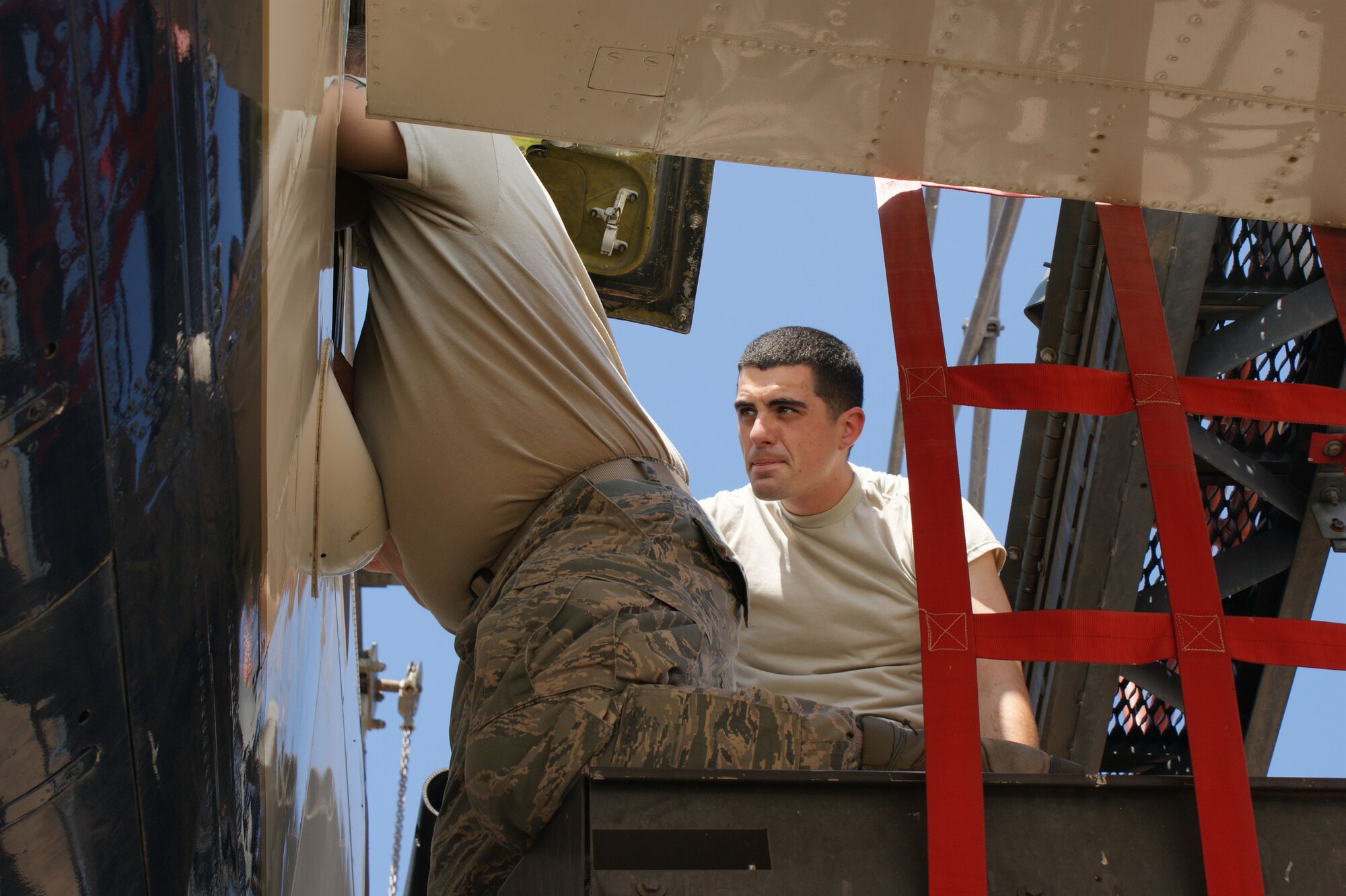 B-52H Stratofortress crew chief students from the 362nd Training Squadron learn drag chute operations during training at Sheppard Air Force Base, Texas, Oct. 1, 2012.  Safety is taught to students during the first block of the fundamentals course and it continues throughout the rest of their careers. (U.S. Air Force photo/Dan Hawkins)