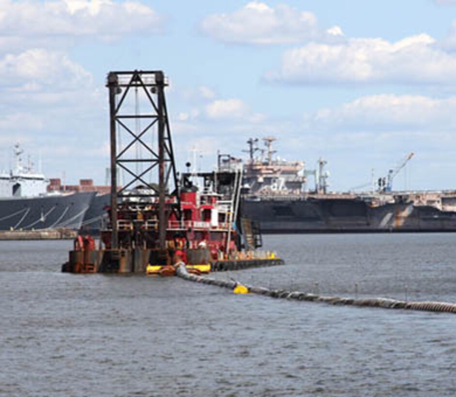The Dredge Illinois (Great Lakes Dredge & Dock Co.) works near the former Philadelphia Naval Shipyard as part of the Delaware River Main Channel Deepening project. 