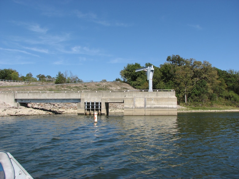 Longview Lake dam