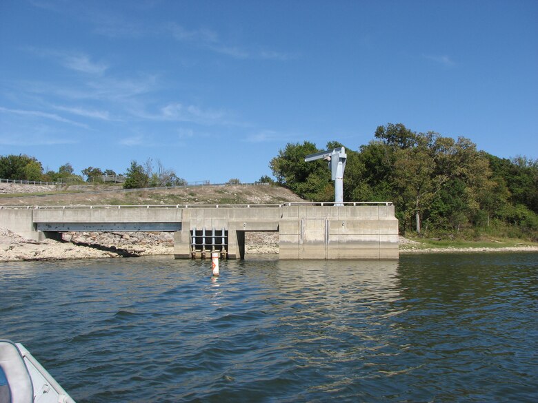 Longview Lake dam