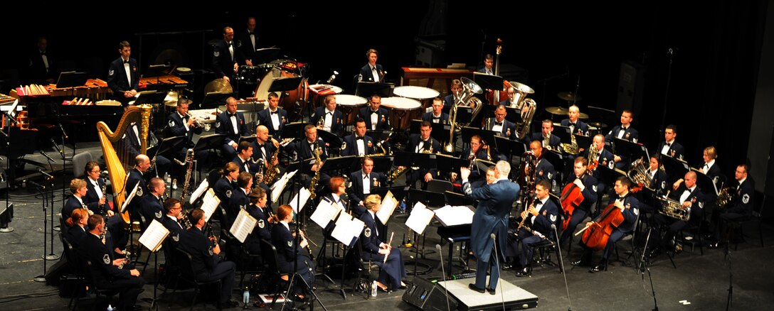 The U.S. Air Force Concert Band and Singing Sergeants perform for more than 1,000 spectators at the Reed L. Buffington Visual & Performing Arts Center in Hayward, Calif., Oct 12. The Band is the Air Force’s premier musical organization that consists of six performing groups: the Air Force Strings, Ceremonial Brass, Concert Band, Max Impact, Singing Sergeants and Airmen of Note.  (U.S. Air Force photo/ Staff Sgt. Keyonna Fennell)