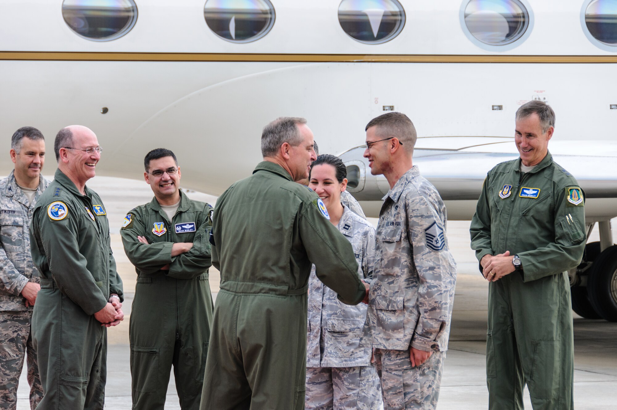 Air Force Chief of Staff Gen. Mark A. Welsh III presents his coin to Master Sgt. James Ring, a program manager with Air Force Reserve Command’s Recruiting Service at Robins Air Force Base, Ga., for exceptional leadership and work. (U.S. Air Force photo/Staff Sgt. Alexy Saltekoff)