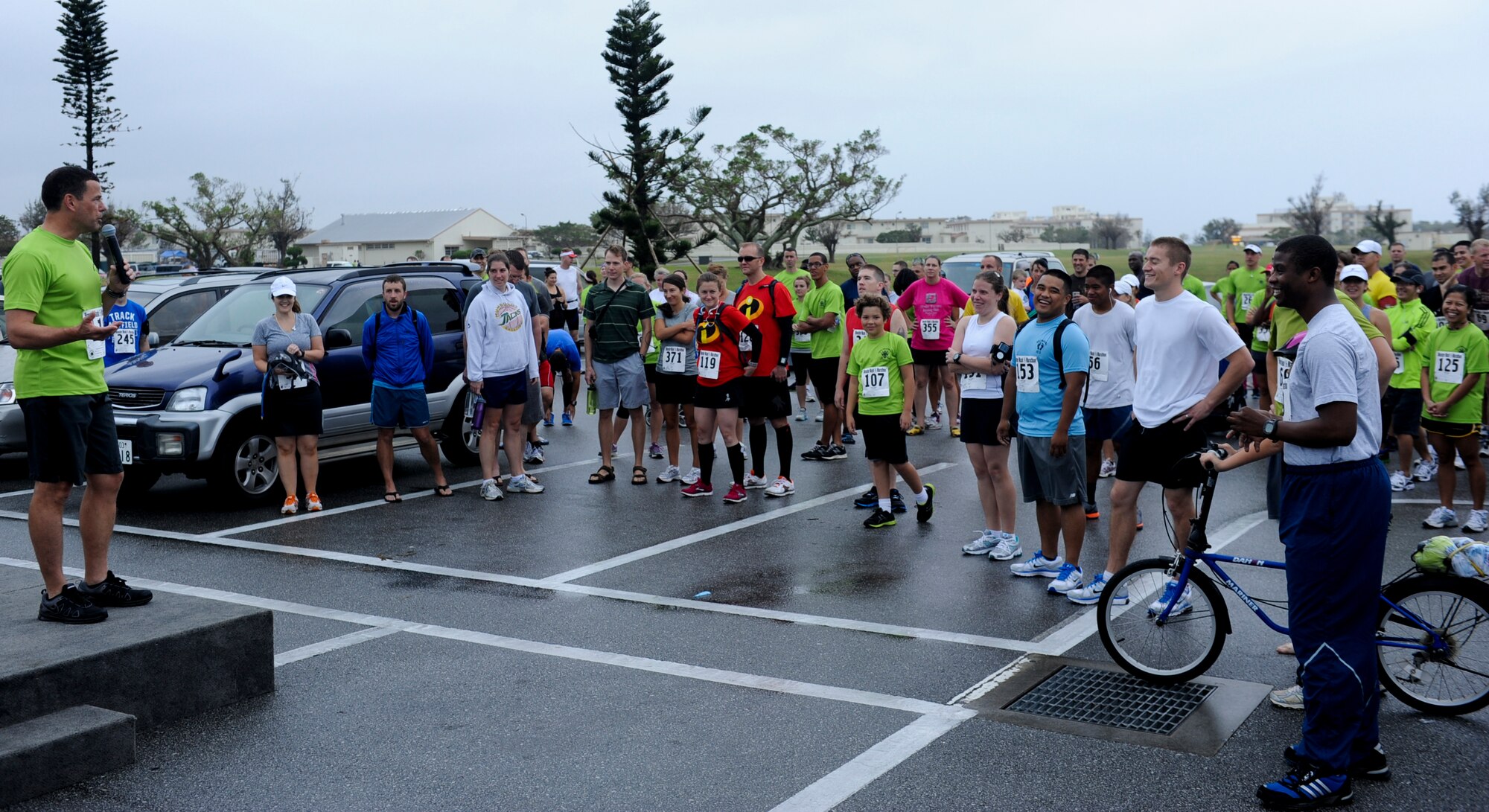 U.S. Air Force Brig. Gen. Matt Molloy, 18th Wing commander, thanks volunteers before participating in the Combined Federal Campaign Monster Mash Half-Marathon on Kadena Air Base, Japan, Oct. 13, 2012. The event raised $475 toward the wing's CFC goal for this year's campaign. (U.S. Air Force photo/Airman 1st Class Justin Veazie)