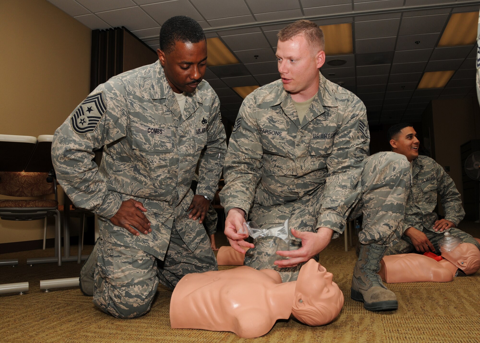 10th AF Command Chief Visits 944th Fighter Wing > 944th Fighter Wing ...