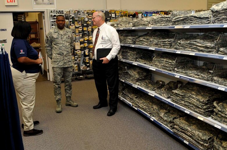 Aafes Senior Enlisted Advisor Visits Jble Joint Base Langley
