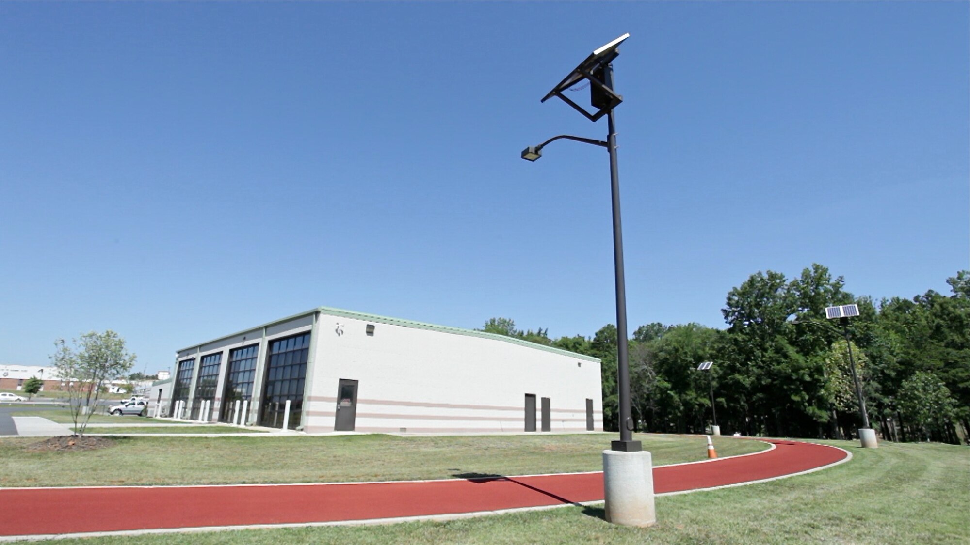 Solar lights around a walking track at Charlotte ANGB, Charlotte, N.C. (U.S.
Air Force photo/Eddie Green)