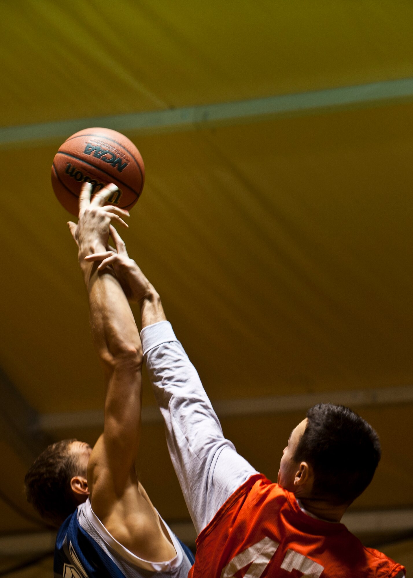 Liberandos, Kyrgyz National University play friendship basketball game