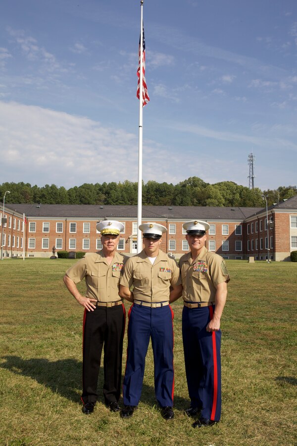 After the Enlisted Awards Parade on Sept. 26, Gen. James F. Amos, commandant of the Marine Corps, and Sgt. Maj. Micheal P. Barrett, sergeant major of the Marine Corps, were invited to remain on Lejeune Field at Marine Corps Base Quantico to visit with the award winners. Sgt. Dante Capane was selected to receive the award and represent the best of the 39,000 Marine Reservists.