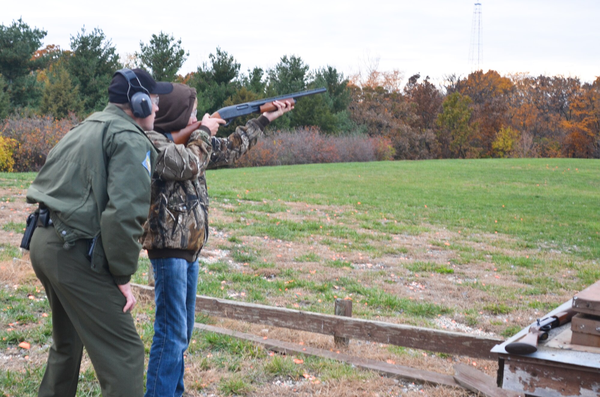 A member of the Missouri Department of Conservation assists youth during a duck hunting clinic Oct. 20, 2012, near St. Joseph, Mo. The program was held for Missouri Air National Guard families. (Courtesy Photo)