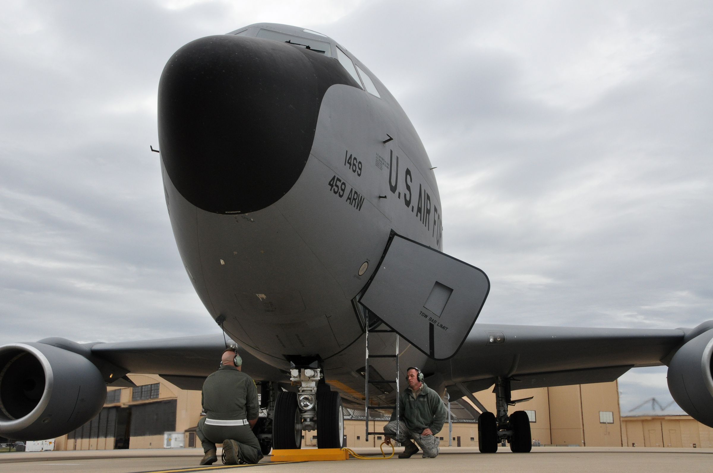 Andrews Reserve wing prepares for Hurricane Sandy > Air Reserve