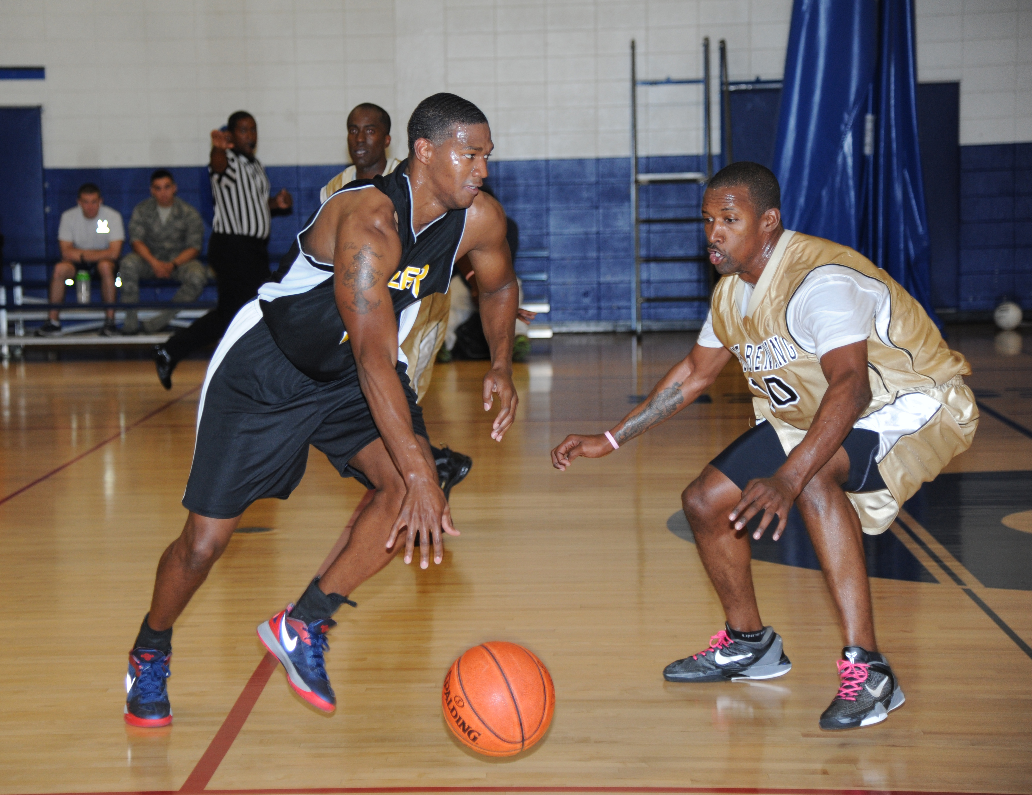 playing basketball in af1