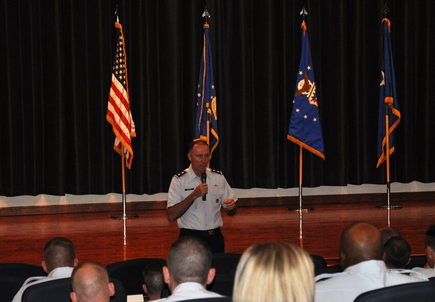 Maj. Gen. Bill Bender, U.S. Air Force Expeditionary Center commander, discusses the importance of resilience training to Air Mobility Command's inaugural Master Resilience Instructor Course offered at Joint Base McGuire-Dix-Lakehurst, N.J., recently. The course prepares graduates with the skills and confidence needed to to go back to their home stations and provide resilience training for Airmen across AMC. (U.S. Air Force photo/Capt. Sybil Taunton) 

