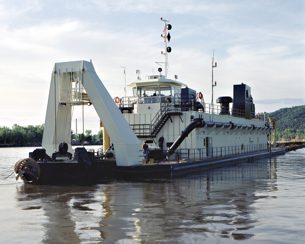 The Dredge Goetz, owned by the U.S. Army Corps of Engineers St. Paul District, is 225 feet long by 39 feet wide and eight feet deep, with a five-foot draft. 