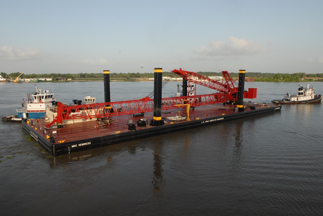 The FLOATING CRANE “MIKE HENDRICKS” is operated by the U.S. Army Corps of Engineers Little Rock District. 