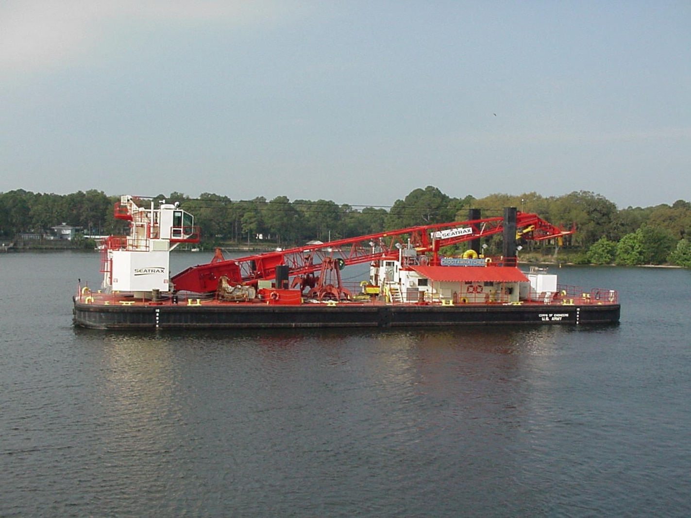 The USACE Marine Design Center oversaw the design and procurement of the CRANE BARGE CHOCTAWHATCHEE on behalf of the USACE Mobile District. 
