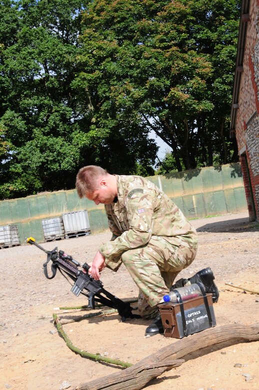 Security Forces Airmen Train With British Counterparts U S Air