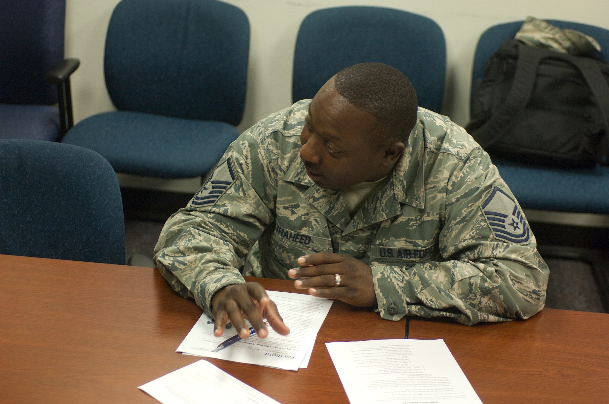 Master Sgt. Antonio Shaheed, 823rd Maintenance Squadron specialist section chief, discusses healthy food options during a Better Body Better Life Class Sept. 7, 2012, at the Health and Wellness Center here. The Better Body Better Life class is designed to teach people how to make simple changes to their daily lives to make healthier lifestyle choices. (U.S. Air Force photo by Senior Airman Jack Sanders)