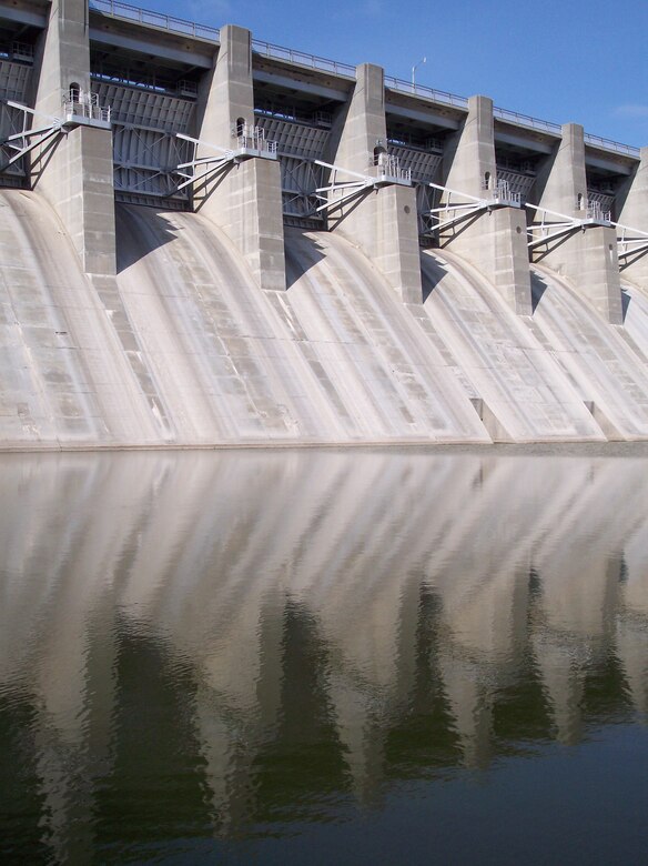 Harlan County Dam