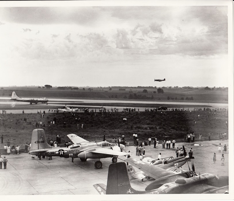 The 124th Fighter Squadron, Iowa Air National Guard, holds an open house, 1948.