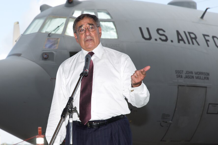 YOKOTA AIR BASE, Japan -- Secretary of Defense Leon E. Panetta addresses U.S. service members at Yokota Air Base, Japan, Sept. 17, 2012. Panetta is slated to travel to China and New Zealand following his visit at Yokota. (U.S. Air Force photo by Osakabe Yasuo)