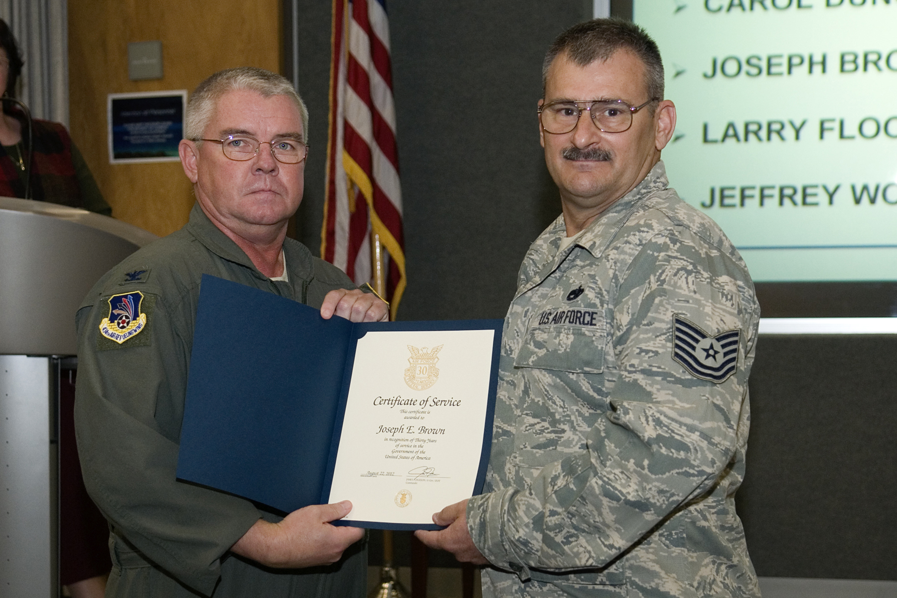 Civilian employees recognized for longevity > Grissom Air Reserve Base