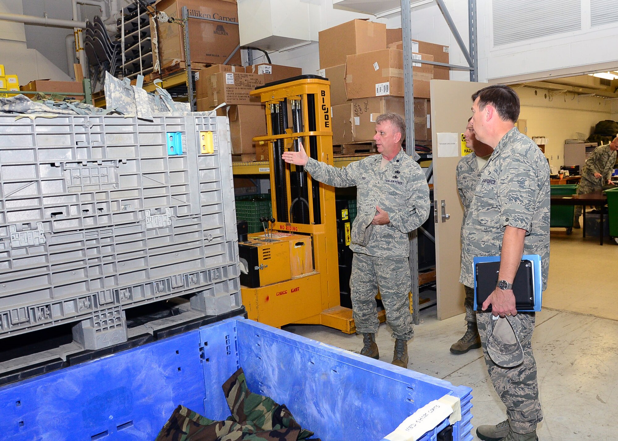 WRIGHT-PATTERSON AIR FORCE BASE, Ohio – Lt. Col. Donald Wren, 445th Logistics Readiness Squadron commander, gives Brig. Gen. Gary Blaszkiewicz, Director of Logistics, Headquarters Air Force Reserve Command, Robins Air Force Base, Ga., a tour of his squadron’s work area during the general’s visit to the wing Sept. 9. The general visited with 445th AW men and women during his visit to Wright-Patt Sept. 7-9. (U.S. Air Force photo/Senior Airman Matthew Cook)