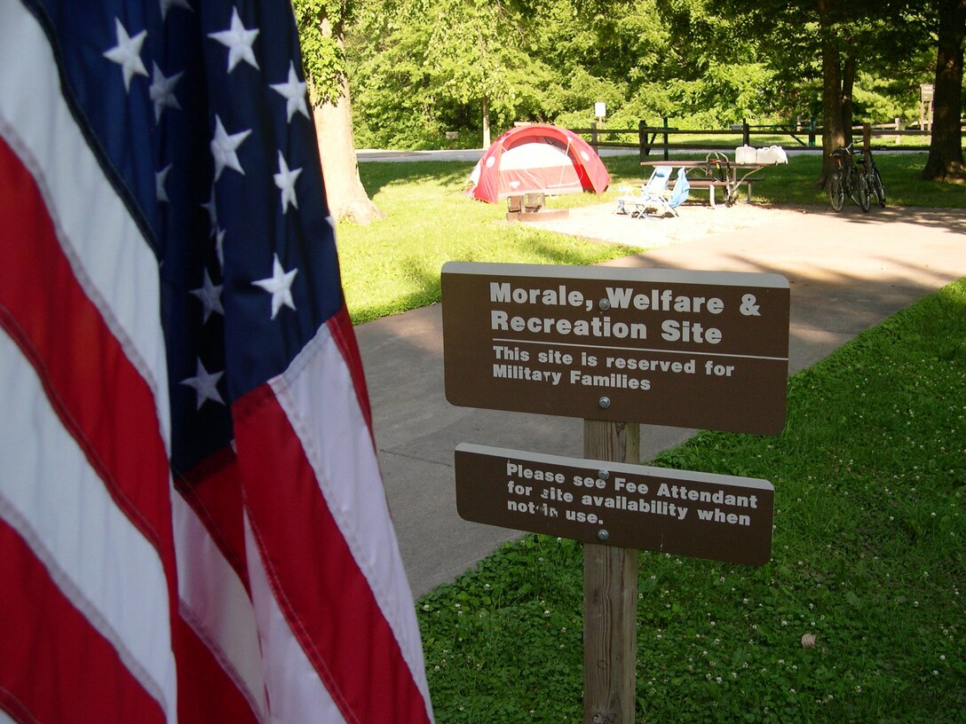 The Mississippi River Project offers several Morale, Welfare, Recreation (MWR) campsites for use by military families at several of the campgrounds along the river. 