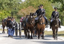 Soldiers from U.S. Army North’s Caisson team solemnly make their way to the pavilion Sept. 10 for the interment of retired Lt. Gen. Johnny Johnston at the Fort Sam Houston National Cemetery. (Photo by Staff Sgt. Keith Anderson, U.S. Army North Public Affairs)