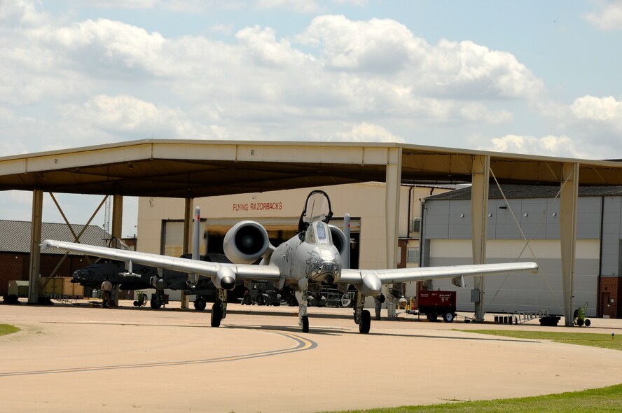 Lt. Col. Tim Eddins, Lt. Col. Rod Vongrote, Lt. Col. Parker Pennings and Lt. Col. Mark Isenhower logged their fini flights June 12. The four 188th Fighter Wing A-10C Thunderbolt II pilots recently retired from the Arkansas Air National Guard. Collectively, the foursome accumulated 107 years of experience and logged more than 12,500 flight hours. Isenhower retired Sept. 30 after flying the F-4 Phantom, F-16 Falcon, A-10, T-38 and T-37 during his 29-year career. Eddins retired Aug. 9 after flying the F-16, A-10, T-38 and T-37 during his 32-year career. Pennings retired Aug. 12 and flew the F-16, A-10 and T-38 during his 24-year career. Vongrote’s 22-year career was spent flying the F-16, A-10 and T-38. (National Guard photo by Senior Airman Hannah Landeros/188th Fighter Wing Public Affairs)