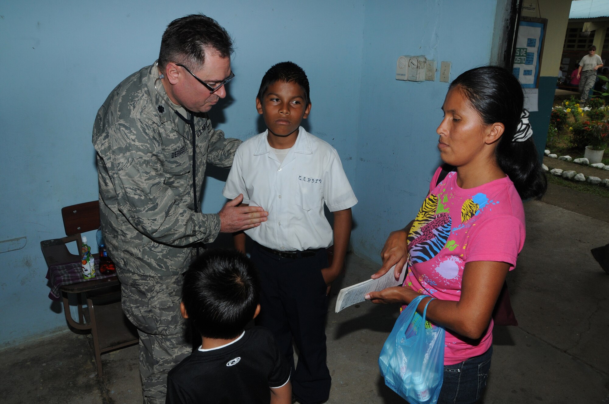 WRIGHT-PATTERSON AIR FORCE BASE, Ohio – (Dr.) Lt. Col. Peter Derussy, 445th Aerospace Medicine Squadron, performs a medical exam on a resident of Laventa Village, Coclé District in Panama, Aug. 23, 2012.  Thirty members from the 445th Airlift Wing descended upon Panama for the Panama Medical Readiness Training Exercise Aug. 18-31, providing medical services to 5,000 residents who have little or no access to medical care. (U.S. Air Force photo/Tech. Sgt. Anthony G. Springer)
