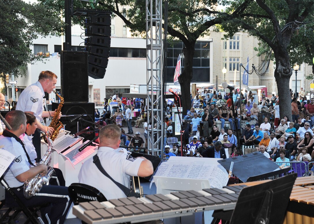 SrA Leatherman solos for the audience at Jazz SA Live 2012