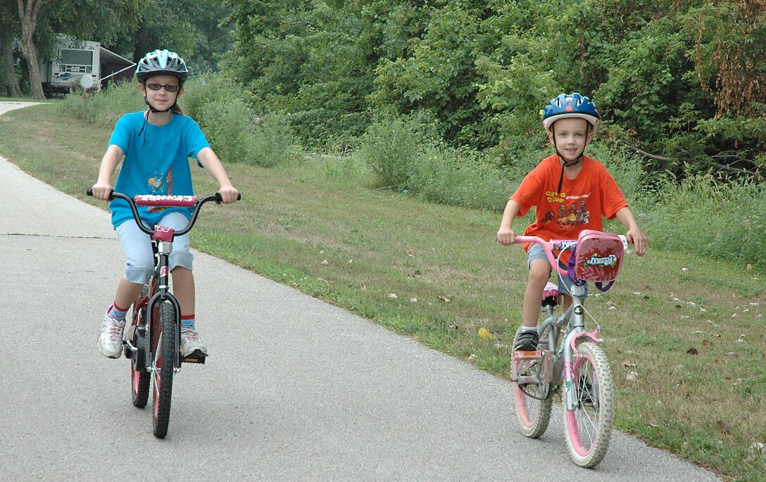 Bikers on Volksweg Trail