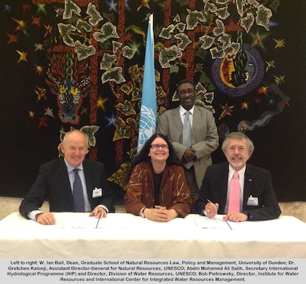 Left to right: Dean W. Ian Ball (University of Dundee), Assistant Director-General Dr. Gretchen Kalonji (UNESCO), Secretary and Director Abdin Mohammed Ali Salih (UNESCO), Director Bob Pietrowsky (IWR ICIWaRM)