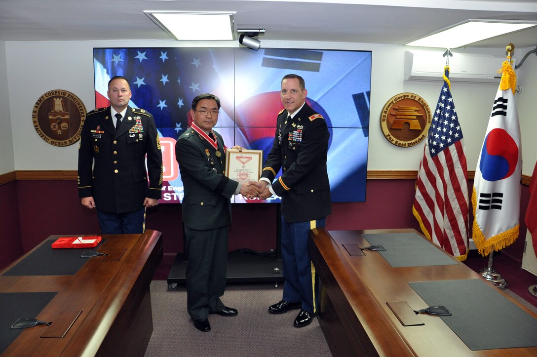 Brig. Gen. Kwon Tae-hwan, former director general of the Ministry of National Defense U.S. Forces Korea Base Relocation Office, receives the Bronze Order of the de Fleury April 1 for an honorable career as an engineer officer in the Republic of Korea Army. Throughout his career, Kwon has strengthened the Republic of Korea – U.S. Alliance by serving as a role model for engineers from both nations.