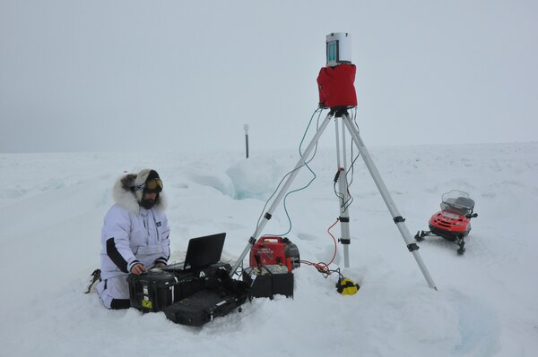 ERDC Cold Regions Research and Engineering Laboratory researchers recently participated in a field experiment surveying sea ice and snow in Barrow, Alaska. 
