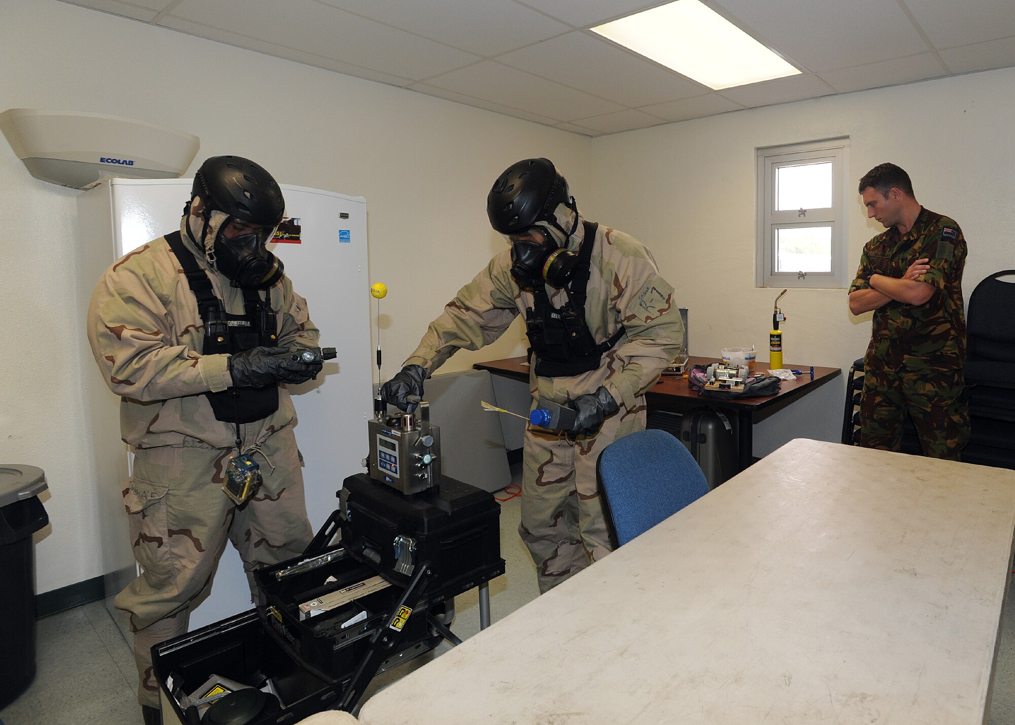 KAPOLEI, Hawaii -- A radiological survey team from the 71st Army/93d Civil Support Team demonstrates a radiological assessment to civil engineers from several Asia-Pacific nations as they participated in a Subject Matter Expert exchange as part of Pacific Unity/Defender April 4, 2013. Members of the Republic of Singapore Air Force, Japan Air Self-Defense Forces, Royal Thai Air Force, Royal New Zealand Army and Royal Cambodian Air Force participated in the exchange, part of U.S. Pacific Command’s Theater Security Cooperation Program, co-hosted by senior civil engineering and security forces personnel from PACAF. (U.S. Air Force photo/Tech. Sgt. LuCelia Ball)